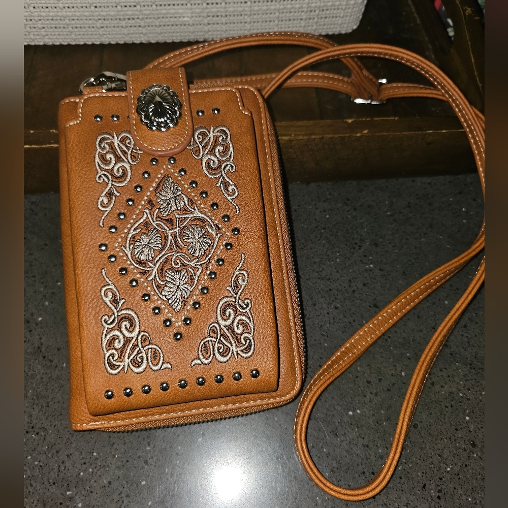 Montana West Crossbody Wallet